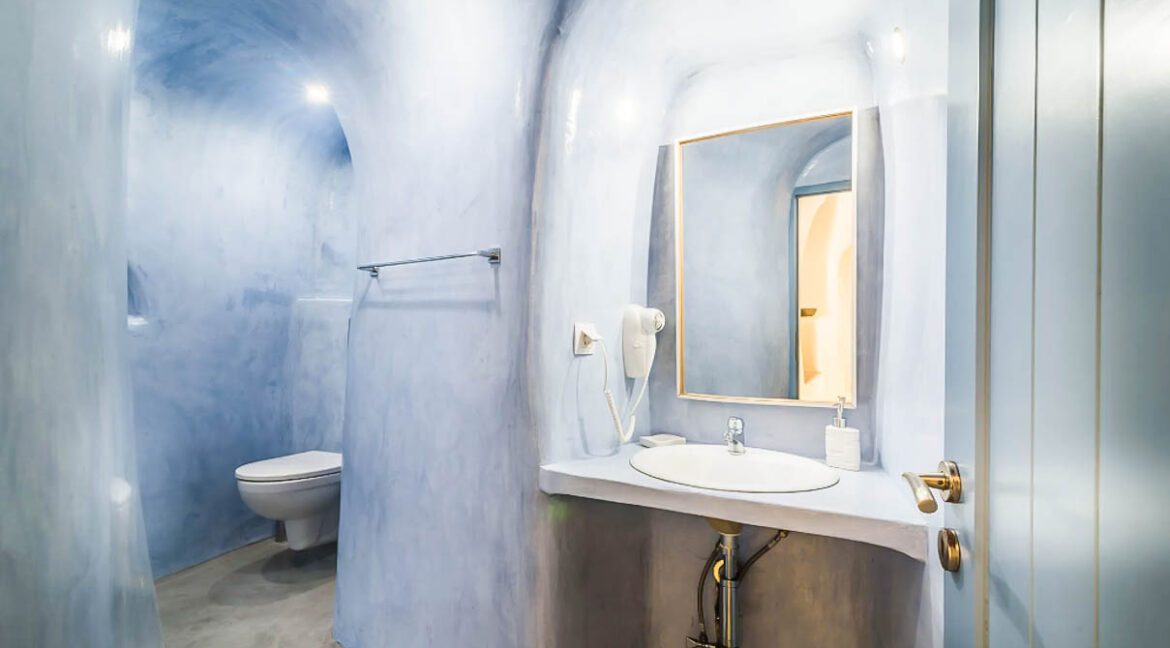 Small Hotel for Sale Finikia Oia Santorini, Hotel Sales Santorini Greece, Santorini Real Estate 3