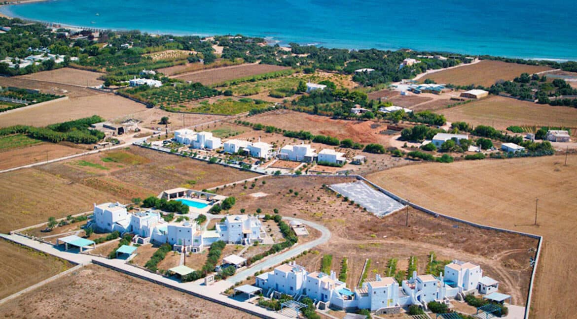 Villa in Paros in complex for sale, Paros Properties in Greece, Buy House in Paros Island 1