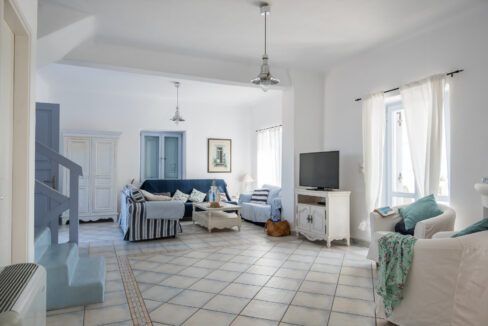 Villa in Paros in complex for sale, Paros Properties in Greece, Buy House in Paros Island 14