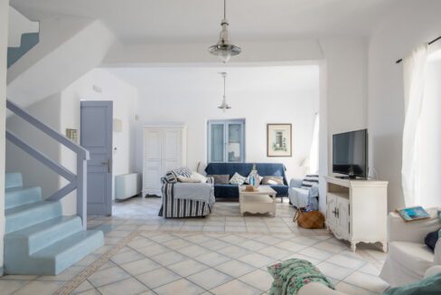Villa in Paros in complex for sale, Paros Properties in Greece, Buy House in Paros Island 15