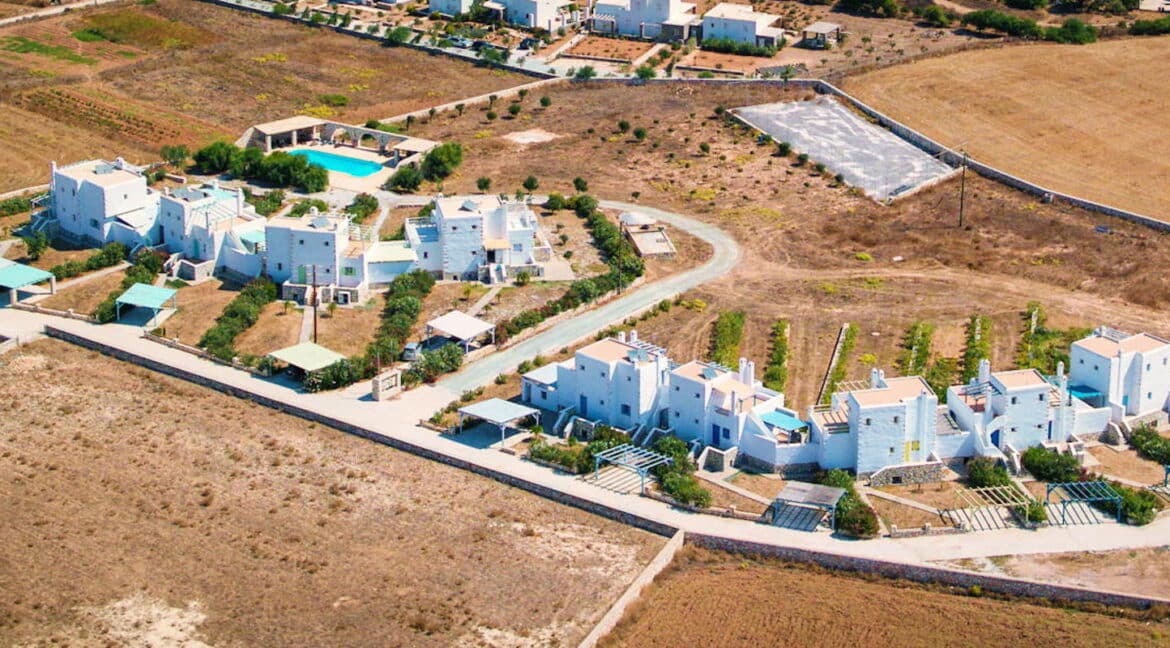 Villa in Paros in complex for sale, Paros Properties in Greece, Buy House in Paros Island 2