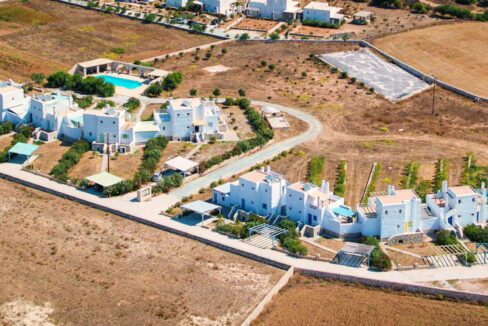 Villa in Paros in complex for sale, Paros Properties in Greece, Buy House in Paros Island 2