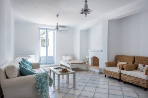 Villa in Paros in complex for sale, Paros Properties in Greece, Buy House in Paros Island 3