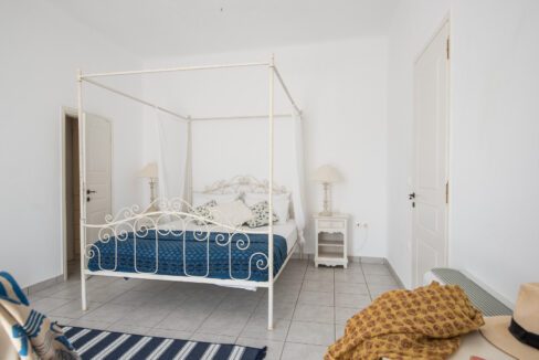 Villa in Paros in complex for sale, Paros Properties in Greece, Buy House in Paros Island 6