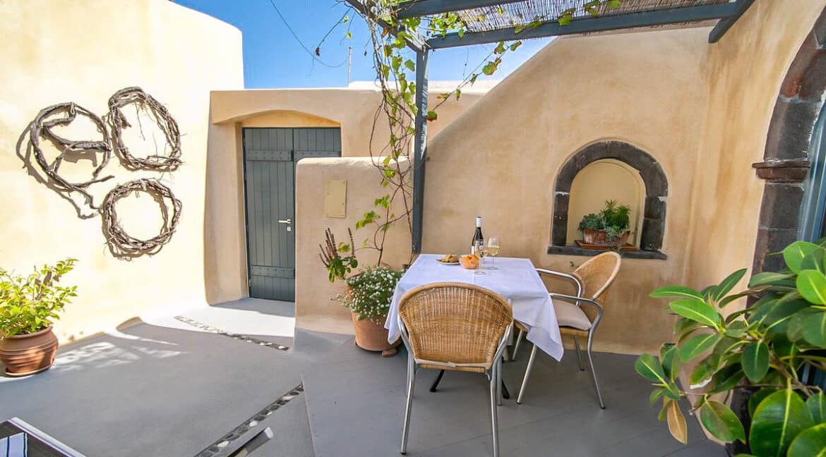 Apartments for Sale in Santorini Finikia, Villa for sale Santorini A 5