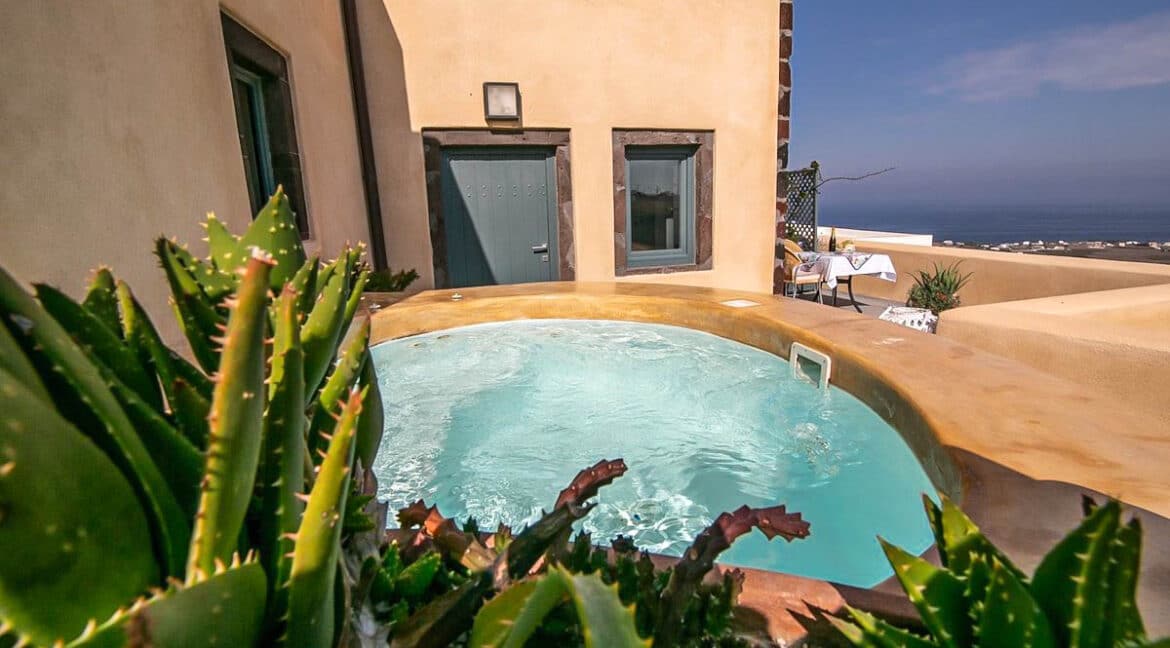 Apartments for Sale in Santorini Finikia, Villa for sale Santorini C 4