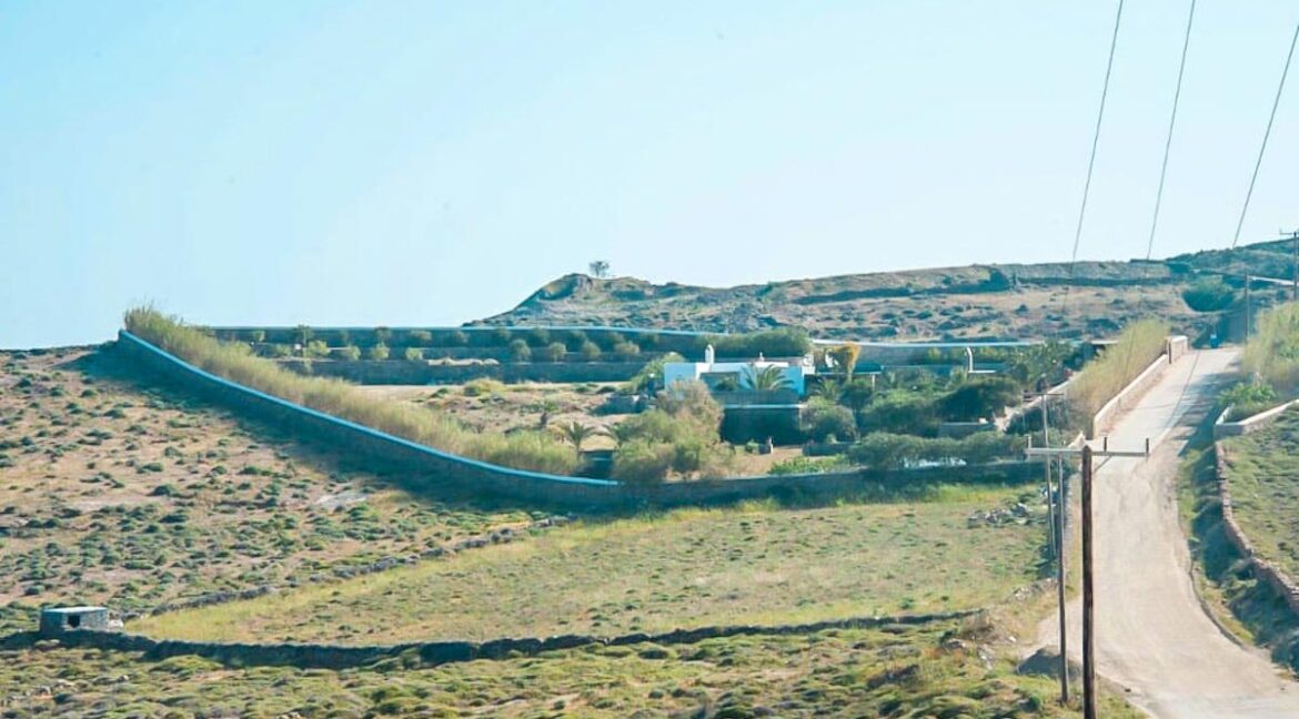 240 sqm House in a 4.000 sqm Land plot in Mykonos 12