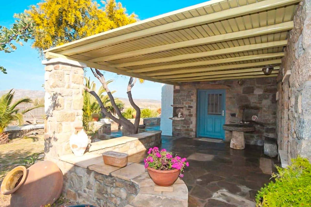 240 sqm House in a 4.000 sqm Land plot in Mykonos