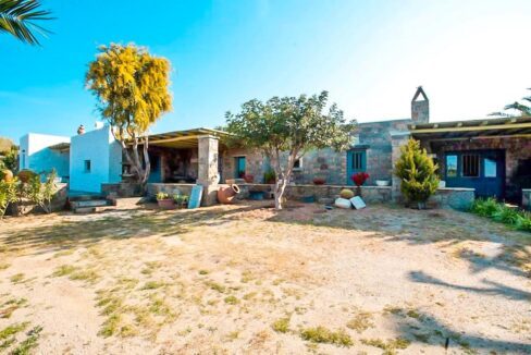 240 sqm House in a 4.000 sqm Land plot in Mykonos 8