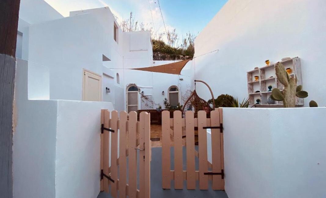 House for sale in Santorini, in Karterados, Property for Sale in Santorini, Santorini Real Estate