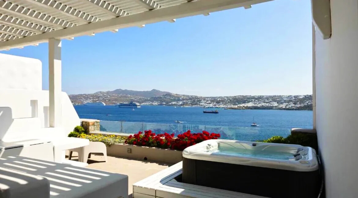 House for sale with Sea Views in Mykonos