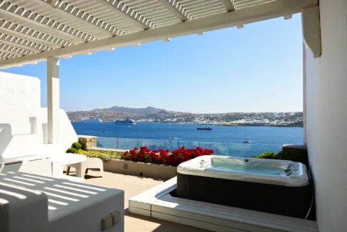 House for sale with Sea Views in Mykonos