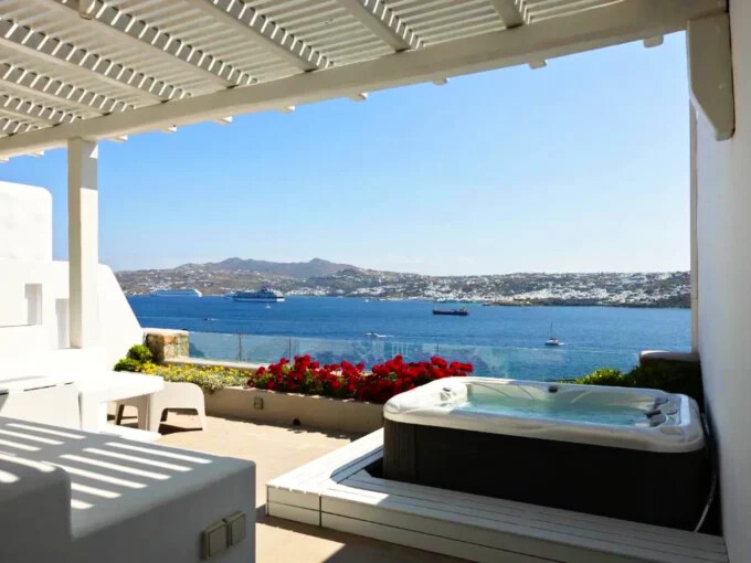 House for sale with Sea Views in Mykonos