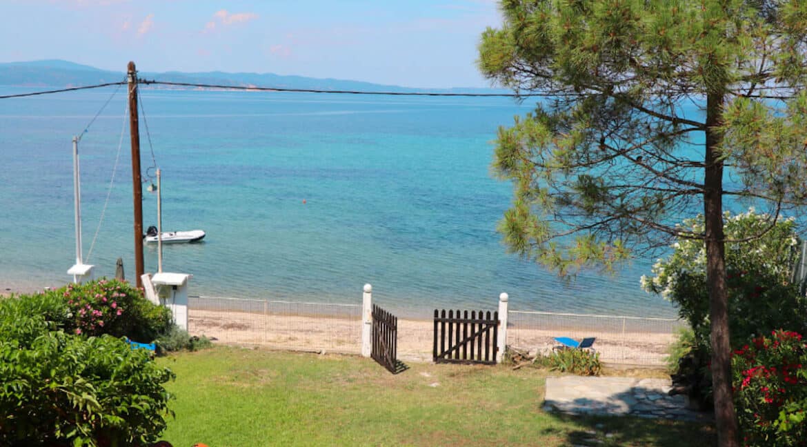 New Seafront House in Halkidiki 1