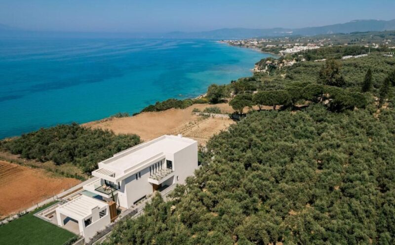 Luxury villa Zakynthos Greece for sale in 37.81708605,20.870248873063,13