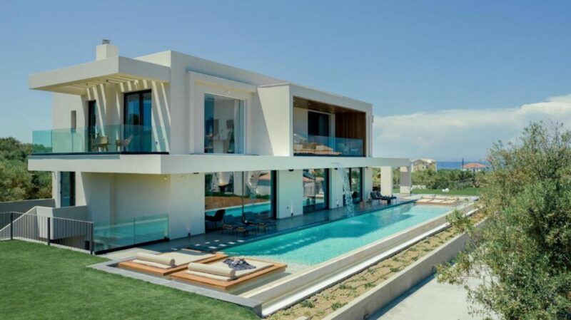 Luxury villa Zakynthos Greece for sale in 37.81708605,20.870248873063,13