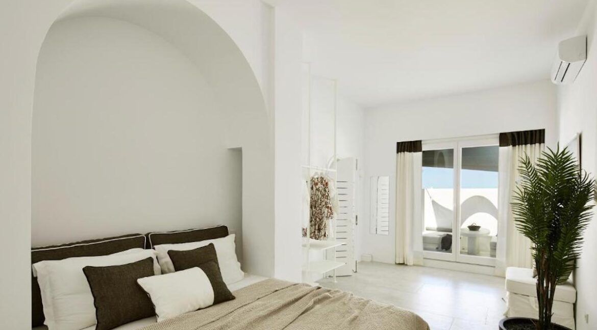 Big house Santorini for sale, Two separate apartments in Santorini Greece for sale 24
