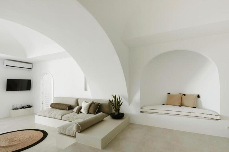 Großes Haus auf Santorin zu verkaufen, Zwei separate Wohnungen auf Santorin, Griechenland, zu verkaufen (6)