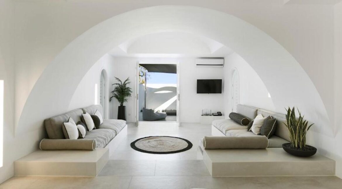 Big house Santorini for sale, Two separate apartments in Santorini Greece for sale 8
