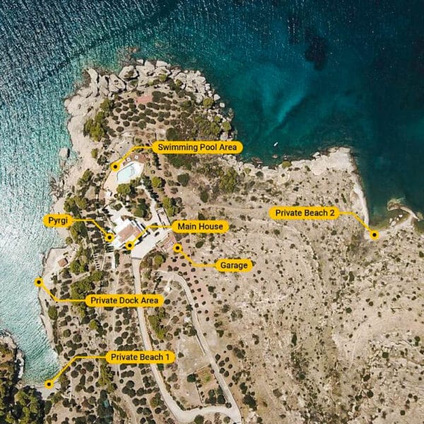 Propriété privée en bord de mer à vendre sur l'île de Spetses, près d'Athènes in 37.25869575,23.139719118007,7