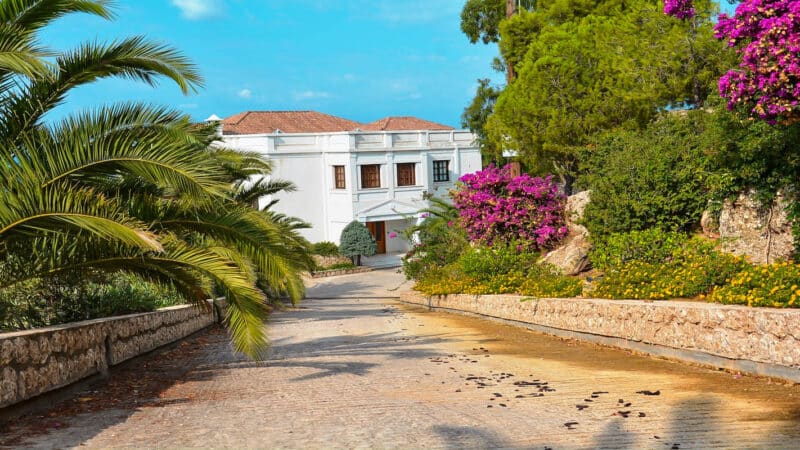 Propriété privée en bord de mer à vendre sur l'île de Spetses, près d'Athènes in 37.25869575,23.139719118007,7