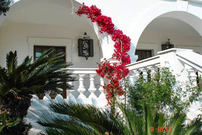 Propriété privée en bord de mer à vendre sur l'île de Spetses, près d'Athènes in 37.25869575,23.139719118007,7