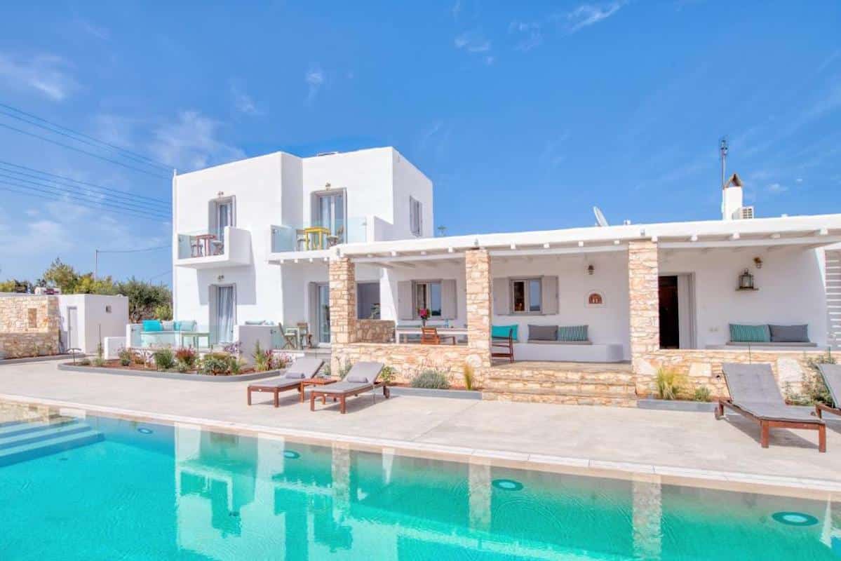 Villa in Paros – Consist of 3  Apartments that can be connected