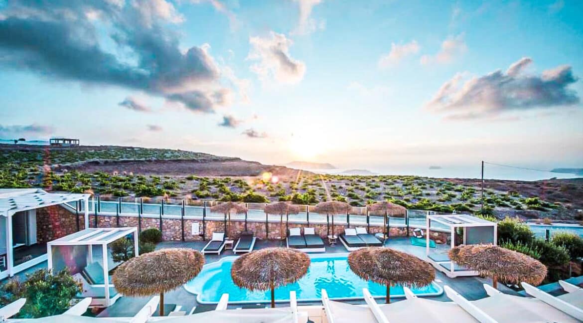 Ηotel in Santorini for sale. Find the best properties on Santorini island in Greece. Santorini Properties 10