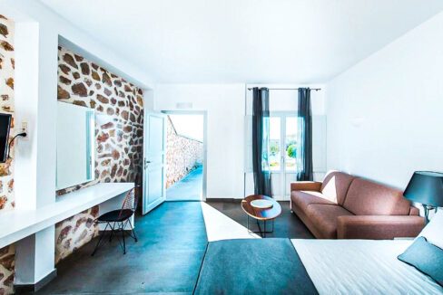 Ηotel in Santorini for sale. Find the best properties on Santorini island in Greece. Santorini Properties 8
