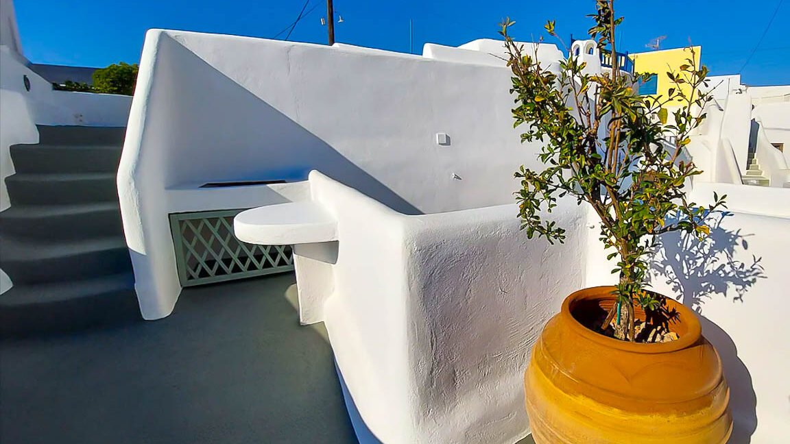 Houses in Megalochori Santorini, Buy House Santorini Greece 22