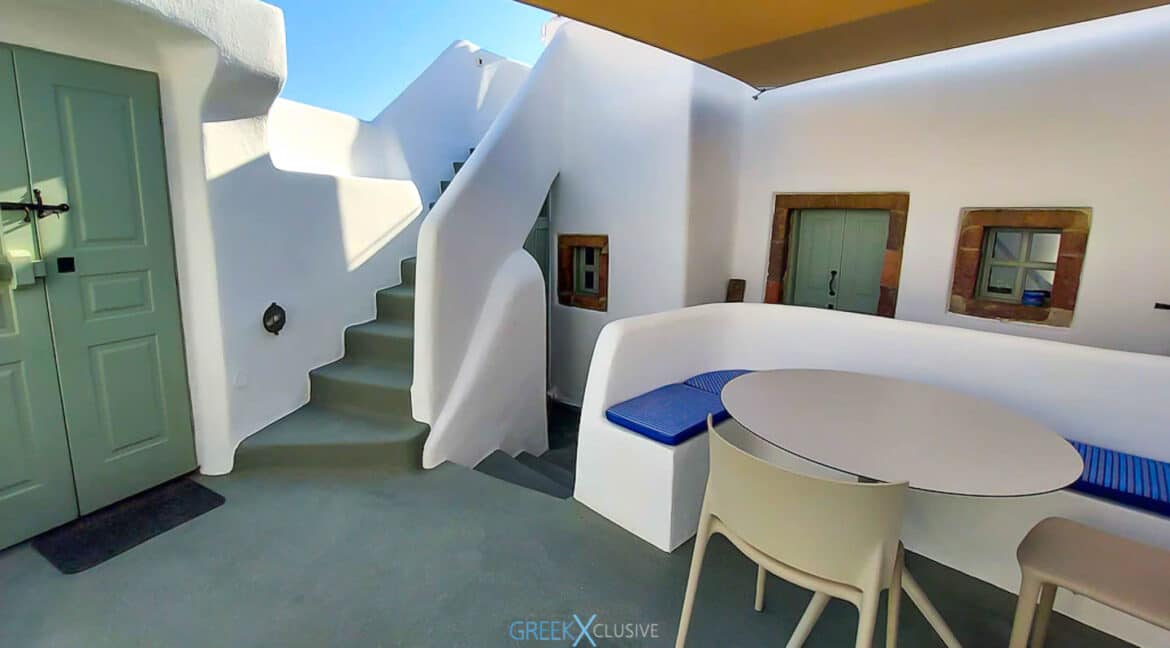 Houses in Megalochori Santorini, Buy House Santorini Greece 23