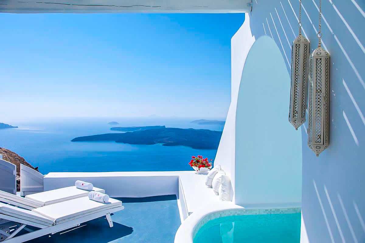 4 Levels Luxury Suites Imerovigli Santorini
