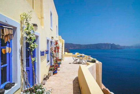 Property on the edge of the Caldera Santorini, Buy Property Santorini Greece 13