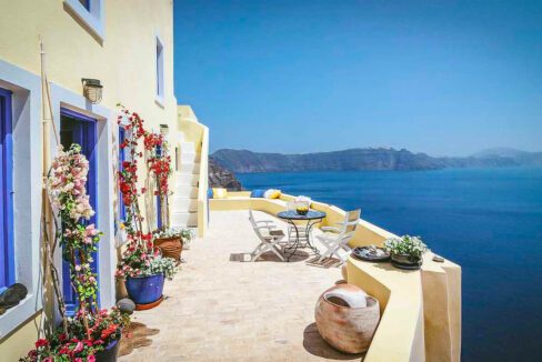 Property on the edge of the Caldera Santorini, Buy Property Santorini Greece 14