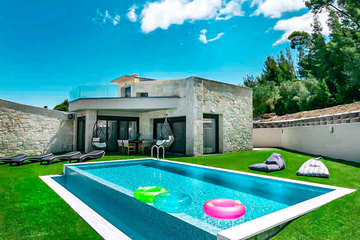 New Villa Pefkohori Halkidiki for sale, Halkidiki Properties Greece