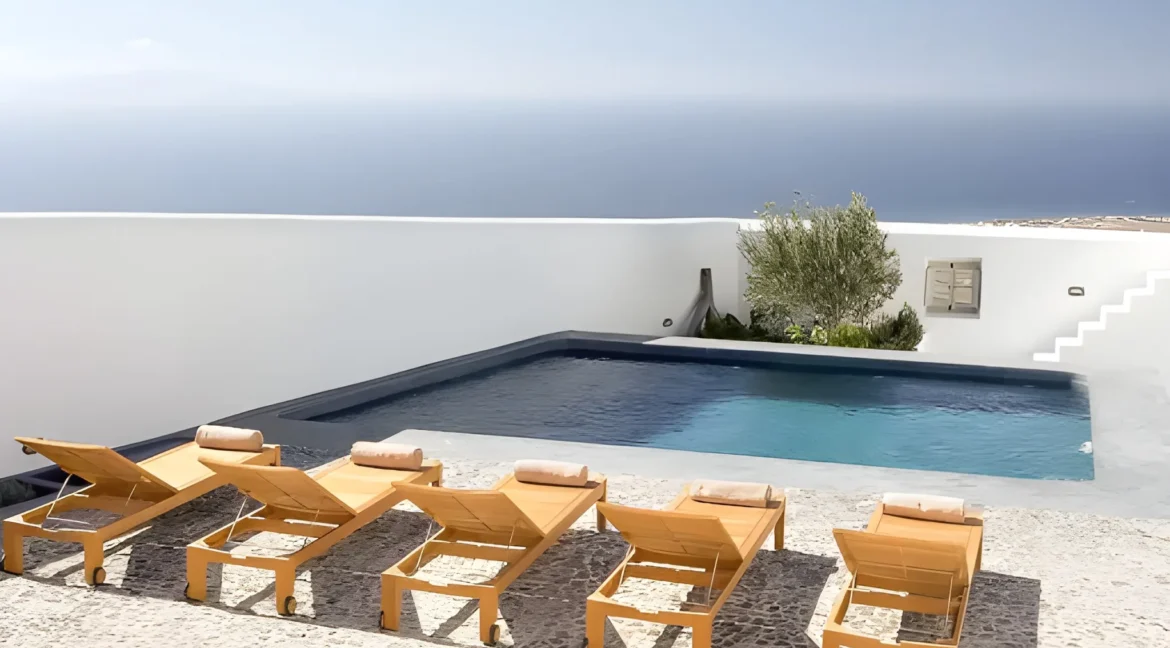 Big Villa in Santorini For Sale, Pyrgos