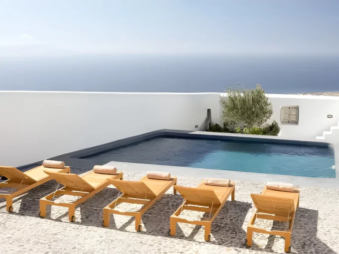 Big Villa in Santorini For Sale, Pyrgos