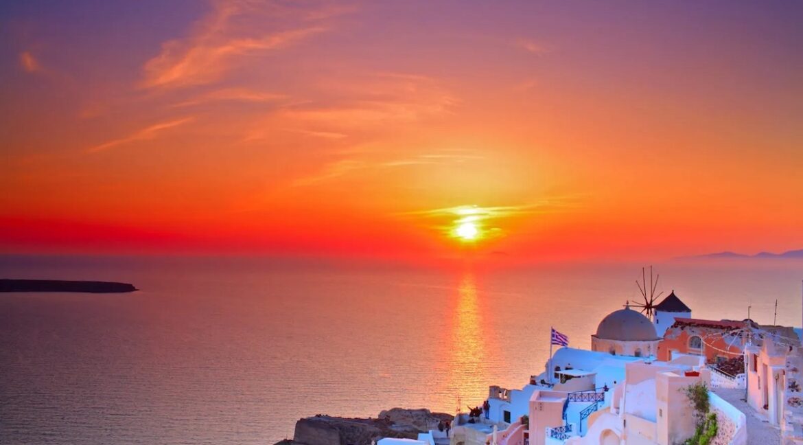 Cave House at Oia of Santorini and Caldera View 12