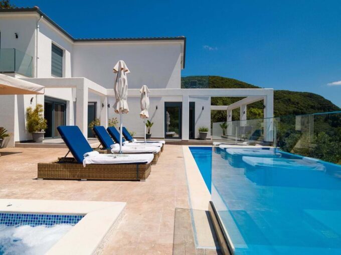 Hillside Villa in Corfu for sale, Buy Property in Corfu Greece
