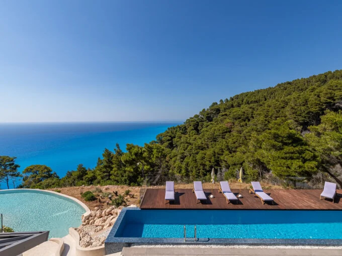 Luxurious Villa for sale in Lefkada