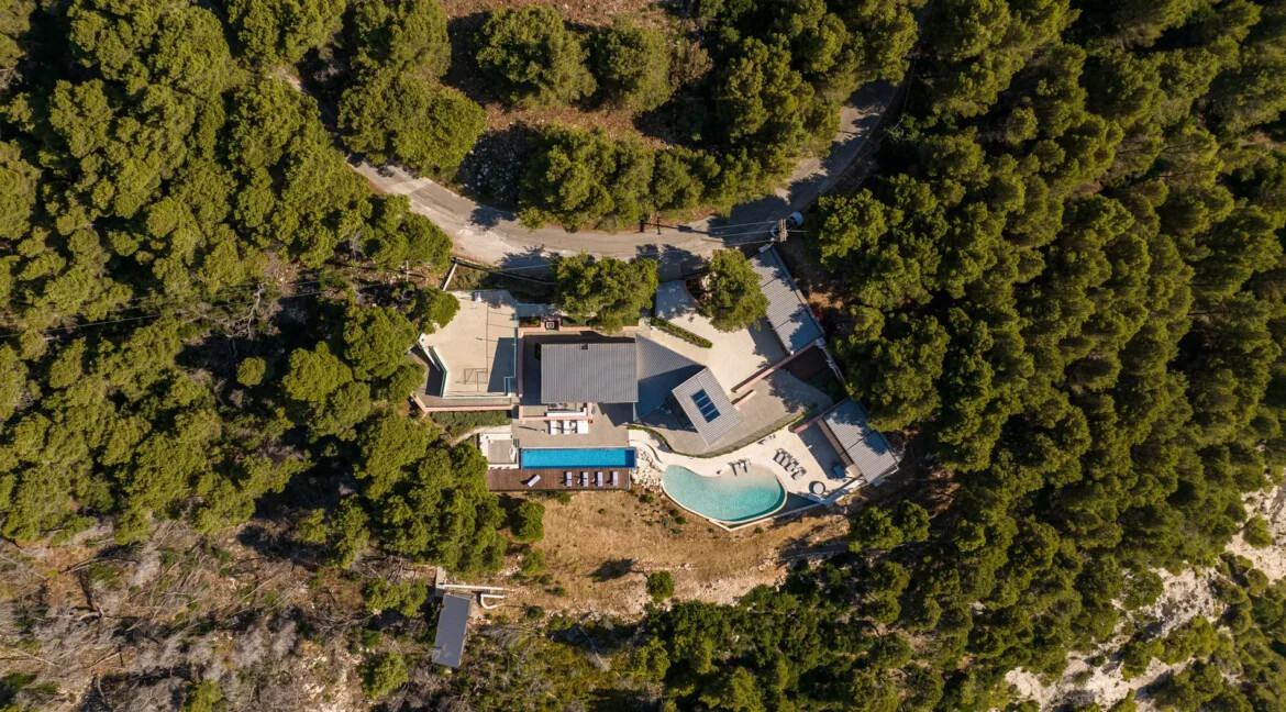 Luxurious Villa for sale in Lefkada 3