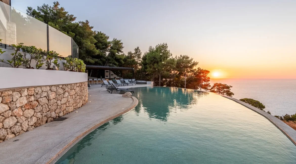 Luxurious Villa for sale in Lefkada 5