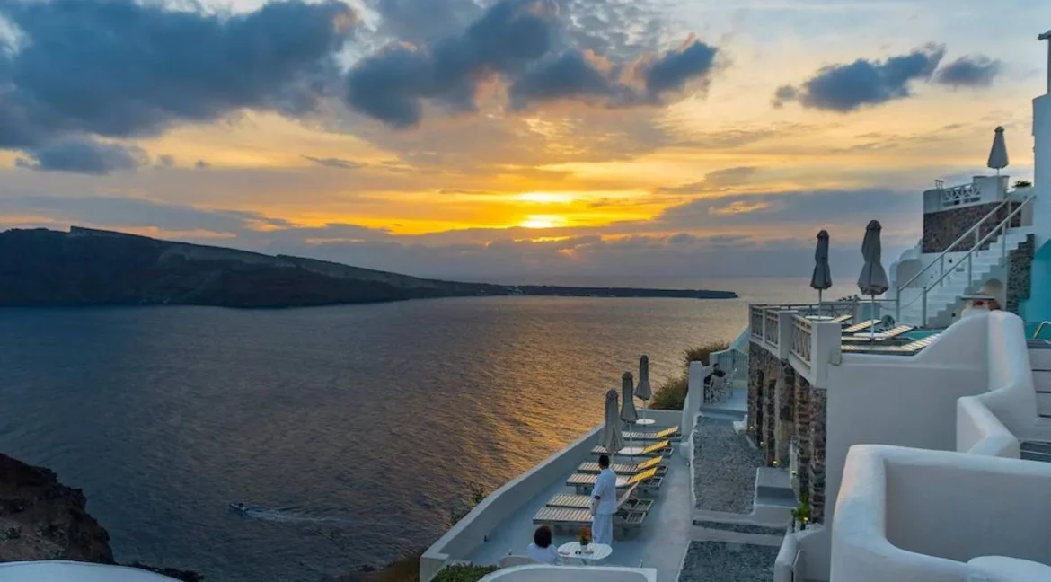 Luxury Suites Hotel in Oia of Santorini