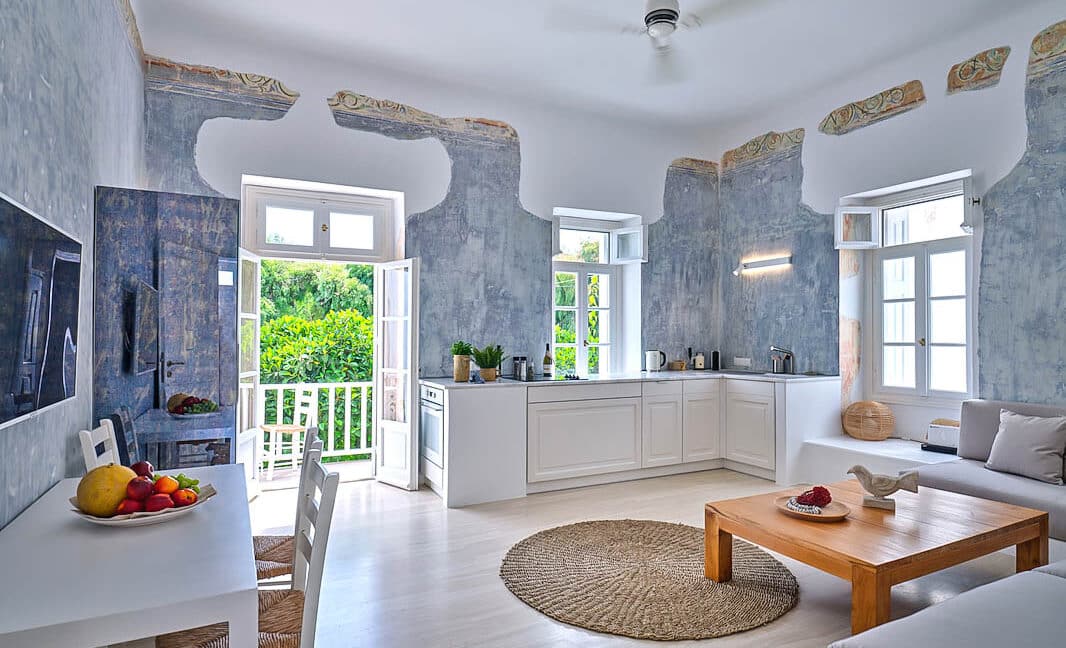 Property in the center of Paros Naoussa, Paros Properties12