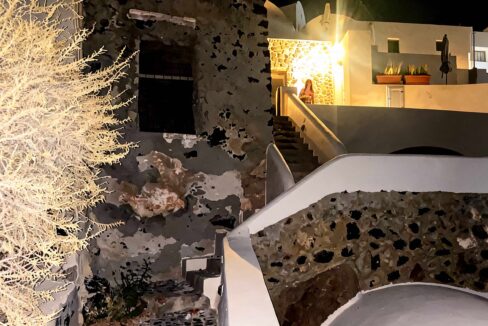 Santorini Caldera property to renovate at Imerovigli