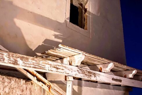 Santorini Caldera property to renovate at Imerovigli 4
