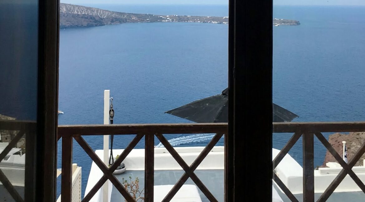 Santorini House with Sea View at Caldera Oia. Santorini Homes and Properties for sale