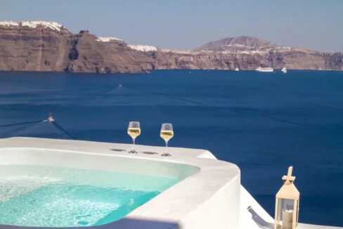 Award winning caves for sale in Oia Santorini 1