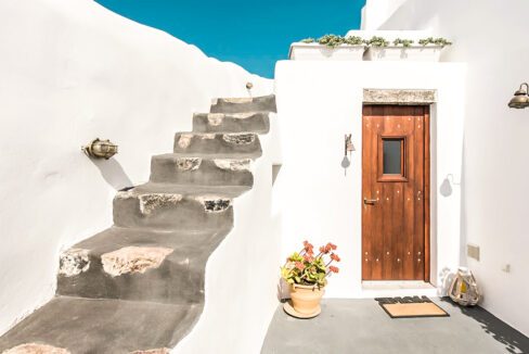 Cave house for Sale Santorini Greece. The best Properties in Greece 2