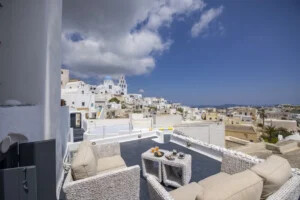 Exceptional Property in Santorini Pyrgos